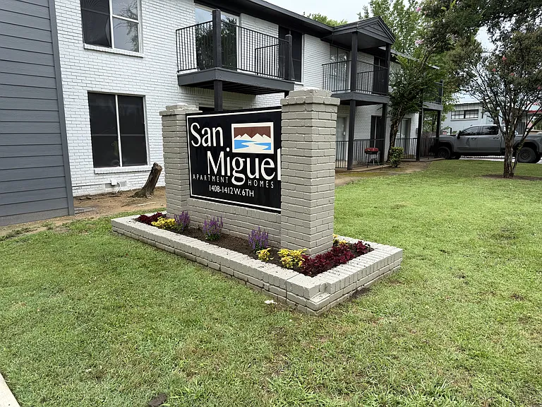 San Miguel Apartments — Photo 1