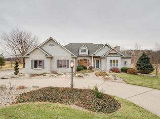 21 Fairway Ct, Alton, IL 62002