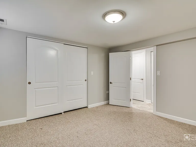 4847 N Kilbourn Ave #1 — Photo 4