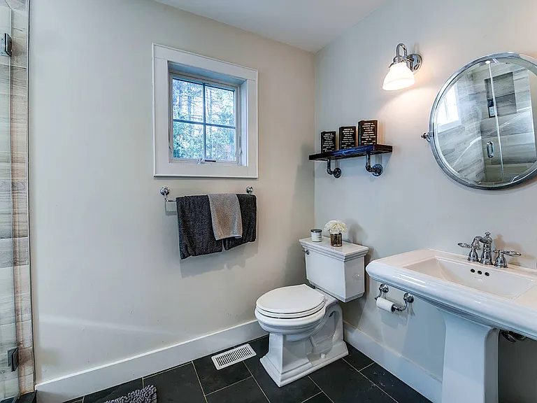 10 Villa Ave — Photo 15
