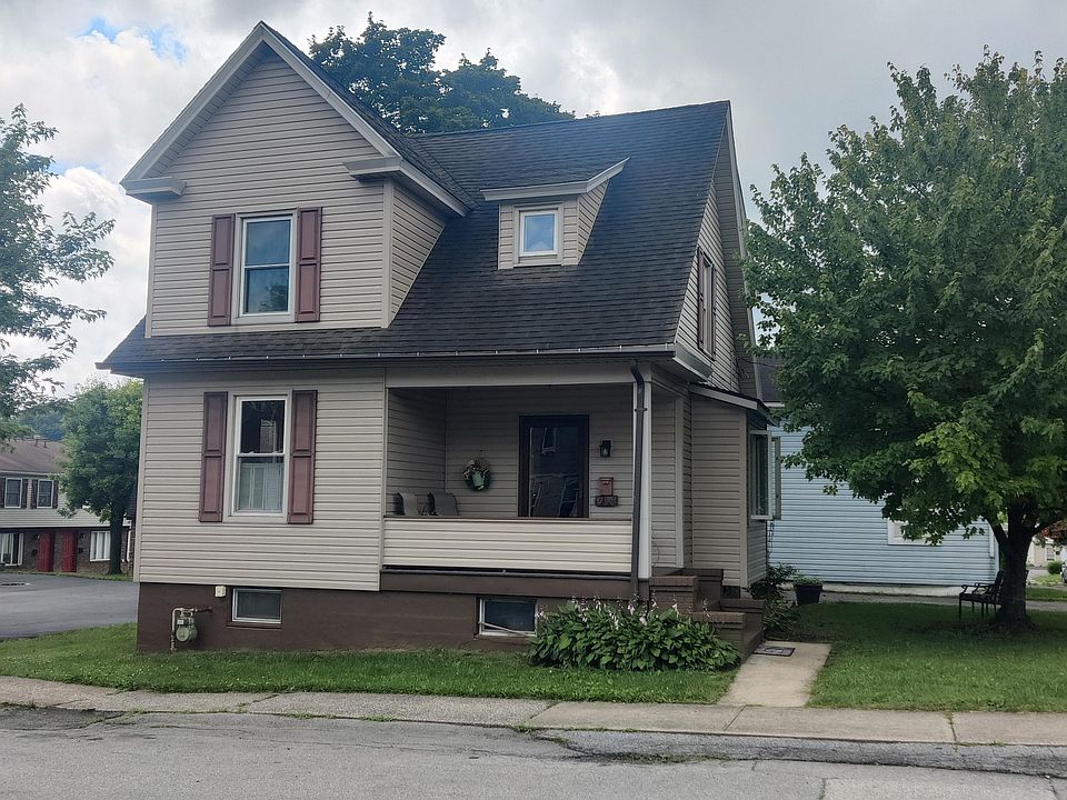 1st image of 902 Church St