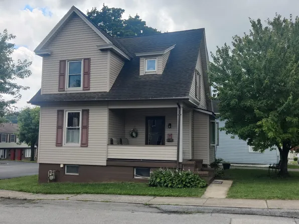 902 Church St, Hollidaysburg, PA 16648
