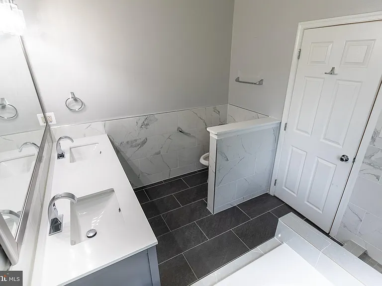 2403 Baikal Loop — Photo 33