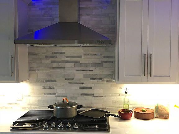 2nd image of 404 Chestnut St