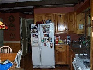 5th image of 3781 Clark St