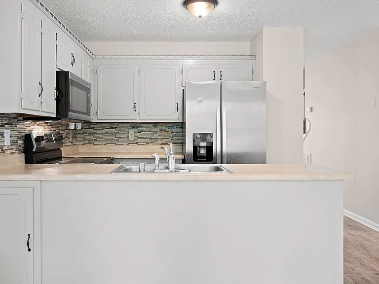 907 Desota Ln — Photo 13