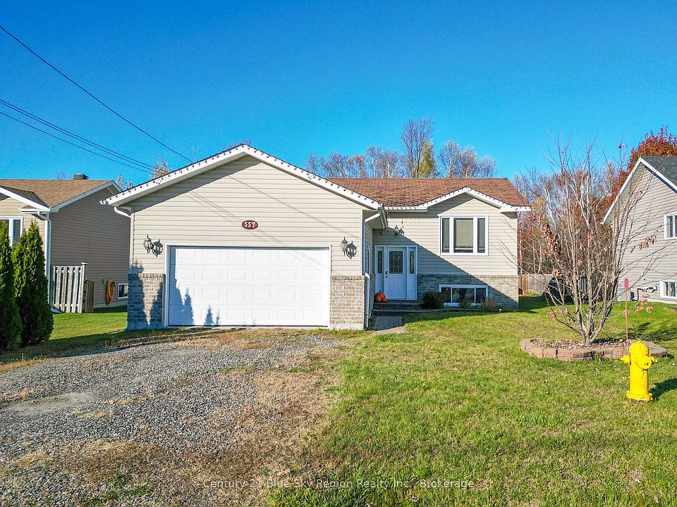 1st image of 557 Demers St