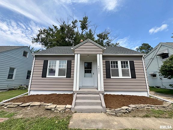 3rd image of 1507 W Margaret Ave