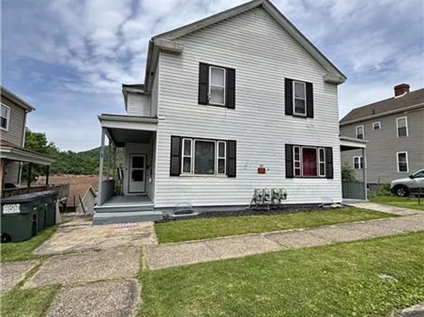 214 Jacquette St #A, Bridgeport, OH 43912