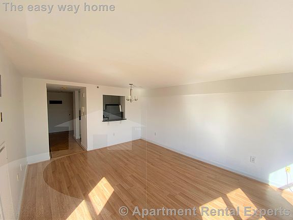 5th image of 931 Massachusetts Ave APT 1102