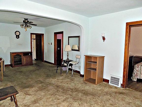3rd image of 1409 N Shabbona St