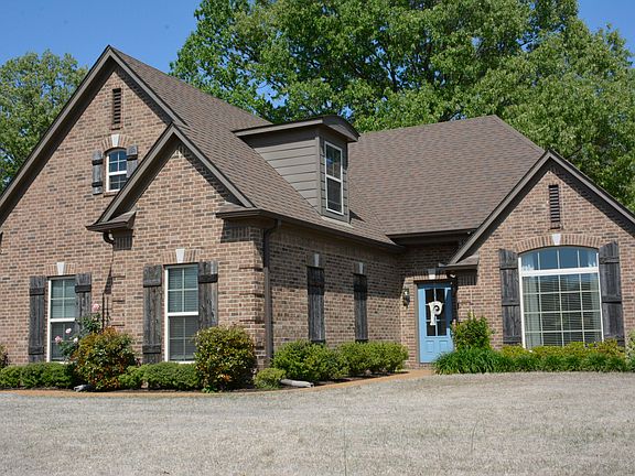 2nd image of 3914 Chandler Dr