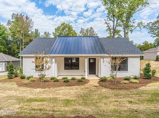 565 McNeill Rd, Southern Pines, NC 28387