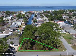 3212 Duke Dr, Gulf Breeze, FL 32563