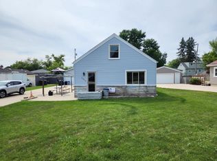 5971 S 32nd St, Greenfield, WI 53221