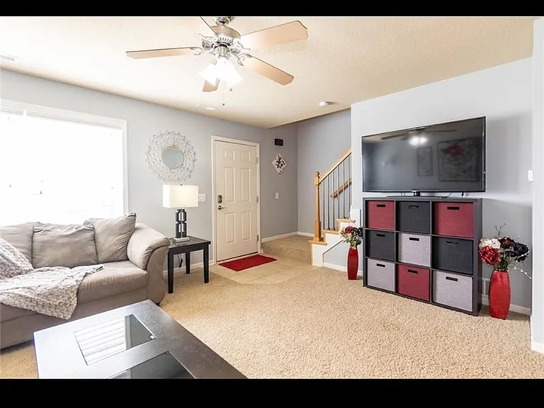 10038 Agate Ln — Photo 12