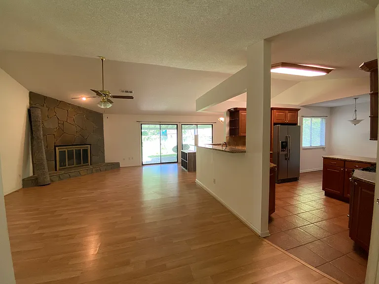 19 Briar Gate Ln — Photo 5
