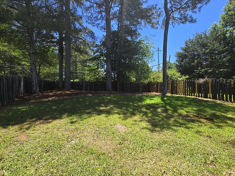 1504 Cain Ct N — Photo 21