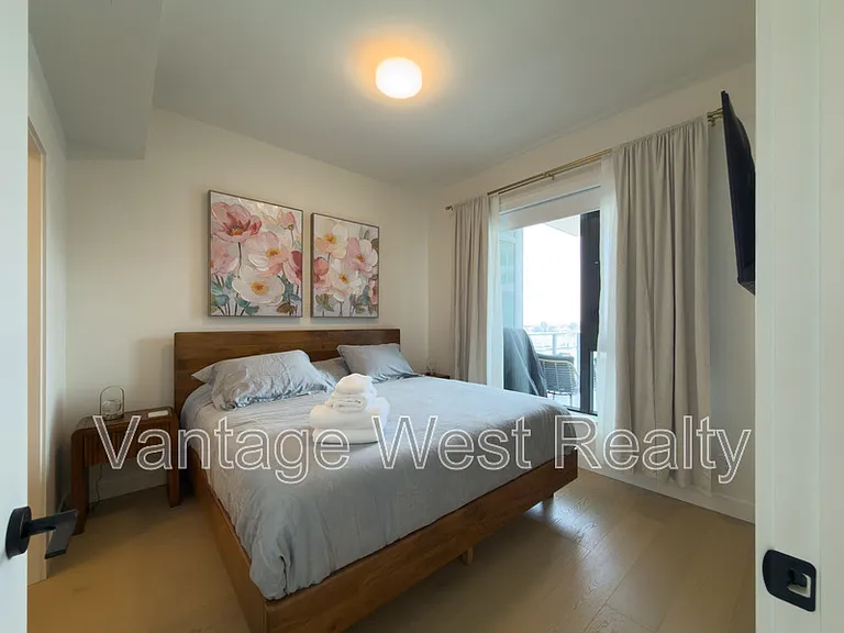 3800 Capozzi Rd #806 — Photo 2