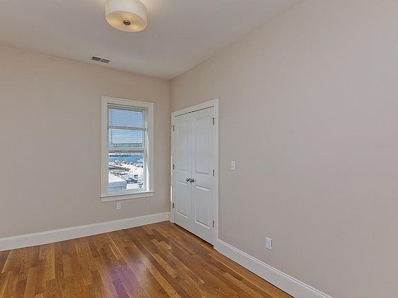 4th image of 358 Meridian St #2