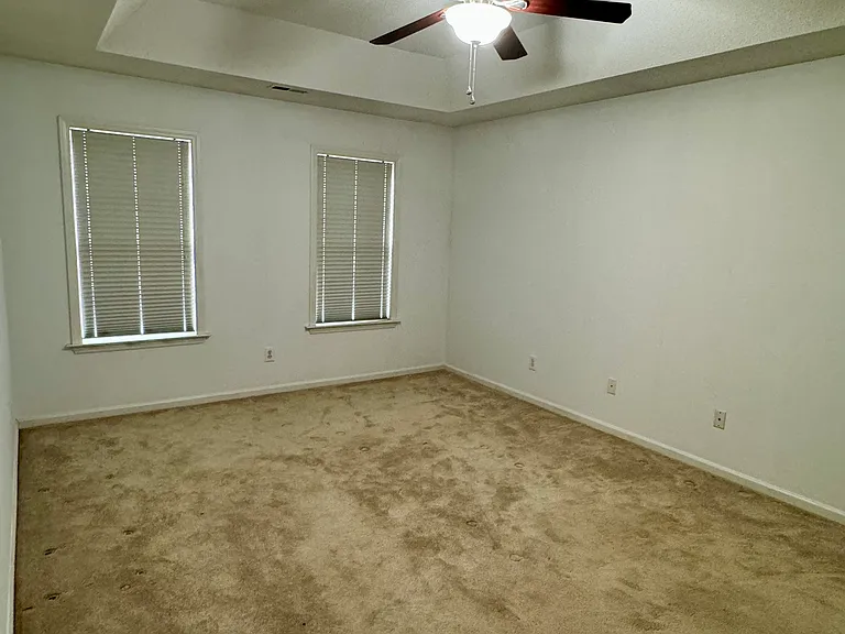 1117 Creek Haven Dr — Photo 35