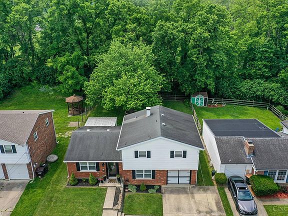 2nd image of 10569 Gloria Ave