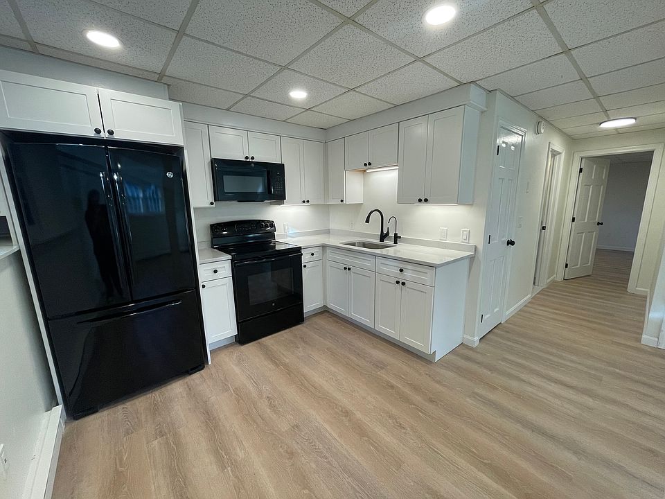 1st image of 10 Cranberry Ln #A