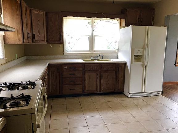 2nd image of 1339 N Burbank Ave