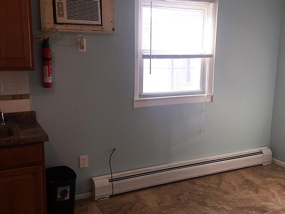 4th image of 50 Carteret Ave APT 2