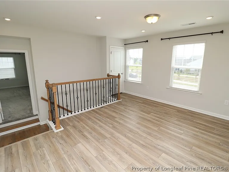 212 Breeders Cup Way Valencia #58 — Photo 27