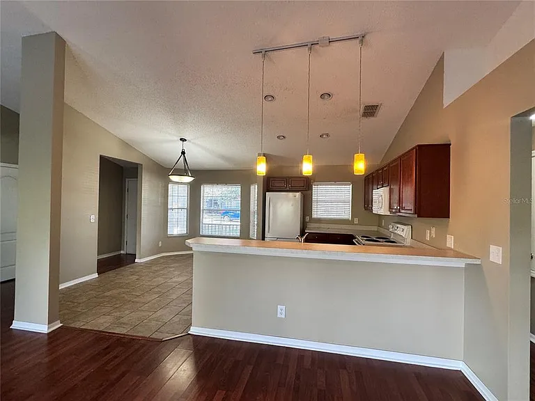 918 Cork Oak Ln — Photo 5