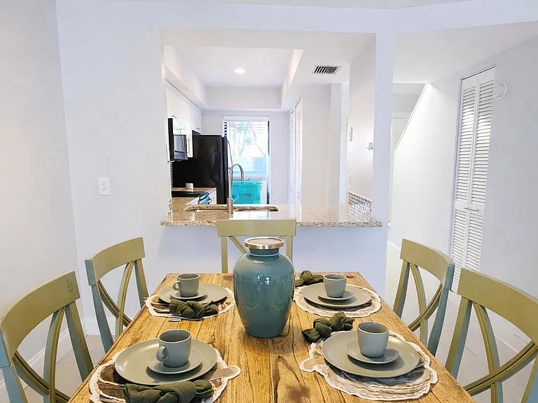 11596 NW 45th St #4 — Photo 5