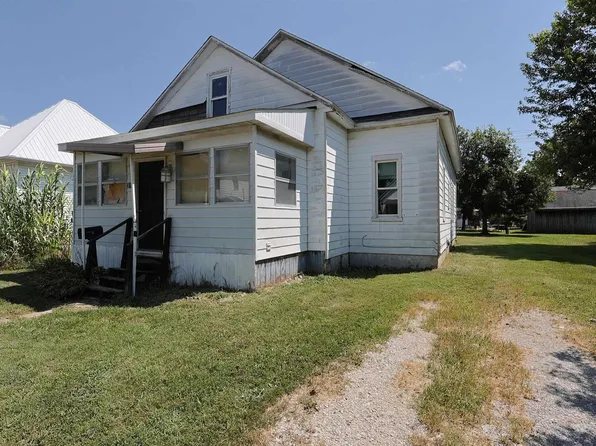 314 S Franklin St, Salem, IL 62881