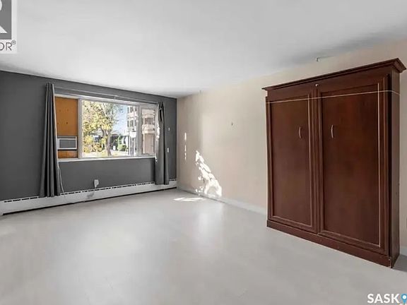 4th image of 400 4th Avenue N #13