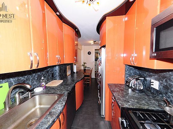 4th image of 2555 Batchelder St APT 4J