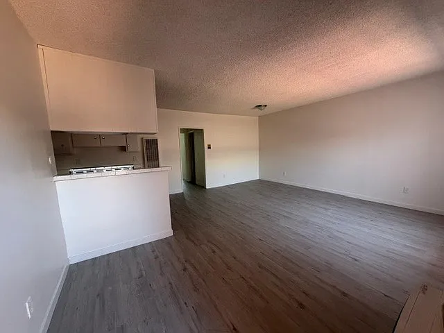 6819 Laurel Canyon Blvd. — Photo 4