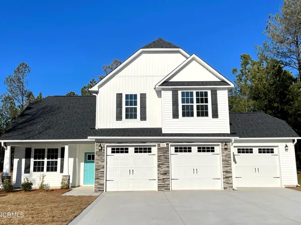 864 Winds Way, Aberdeen, NC 28315