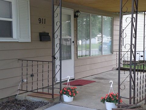 1st image of 911 Brian Dr