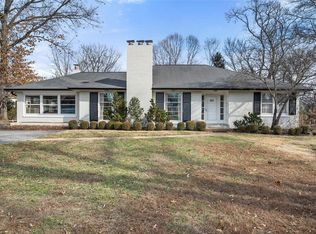 980 N Berry Rd, Saint Louis, MO 63122