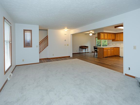45122 27th St-105