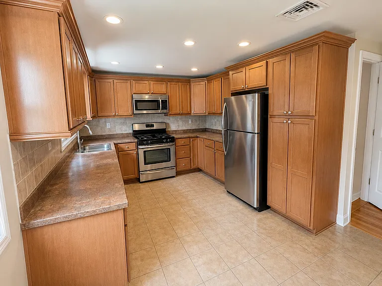 45 Van Ness Ave #2 — Photo 6