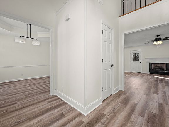 4th image of 3427 Lakebrook Dr