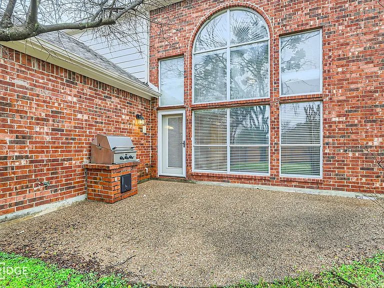 1105 Shores Blvd — Photo 25