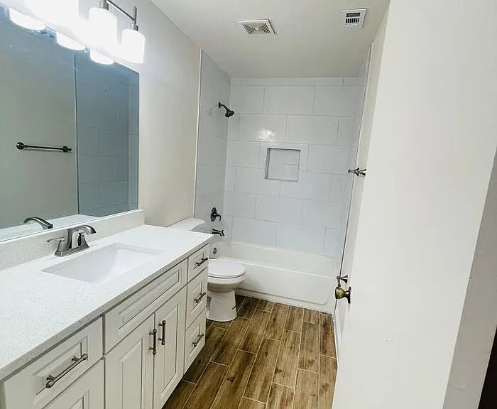 13403 Greenpointe Dr — Photo 16