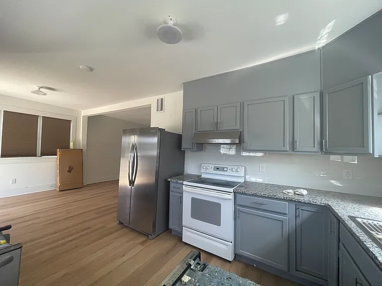 638 W Main St — Photo 5