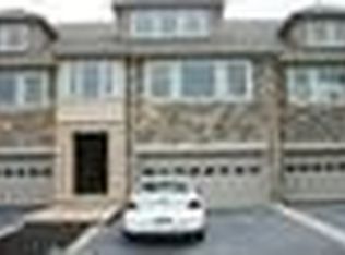 932 Greenhouse Dr, Bethlehem, PA 18017