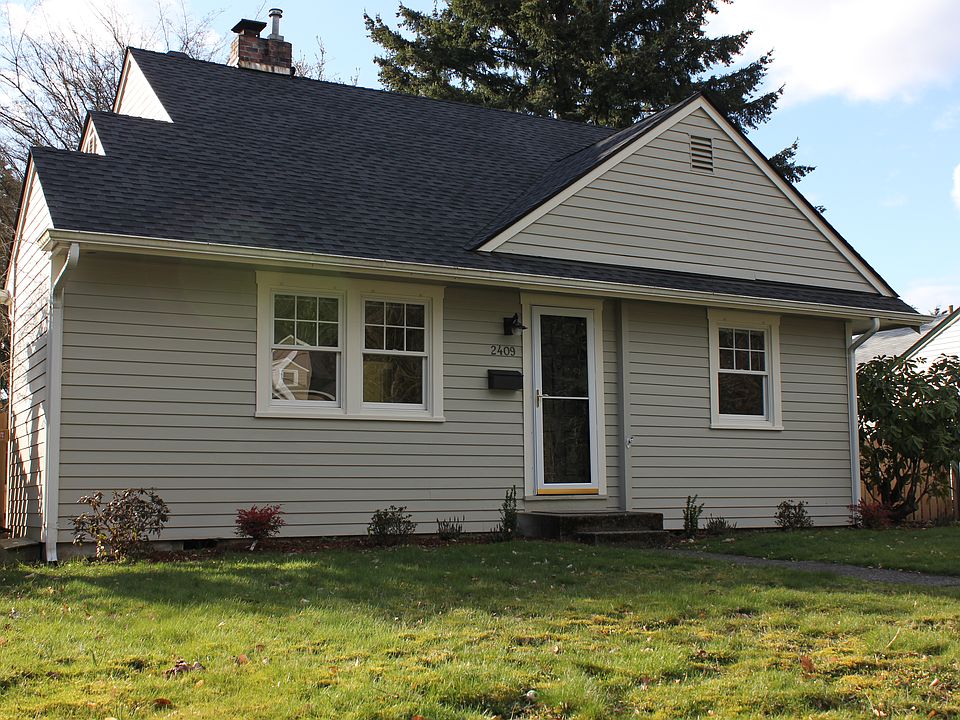 1st image of 2409 Franklin St SE