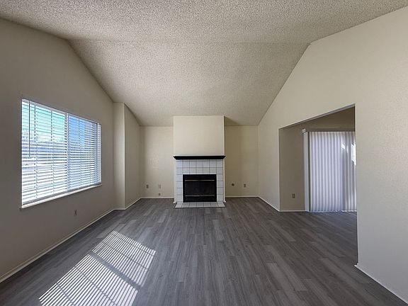 2nd image of 2829 San Luis Dr