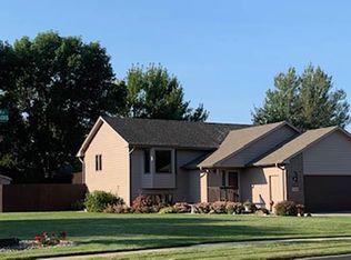 2400 S Theodore Ave, Sioux Falls, SD 57106