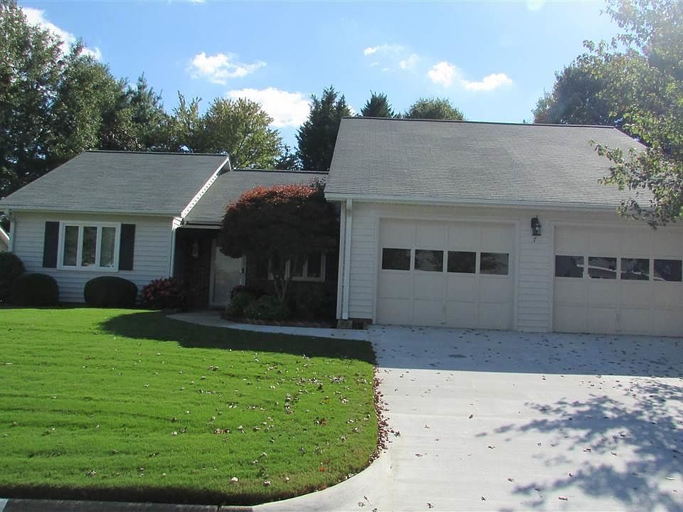 1st image of 7 Creekdale Ct